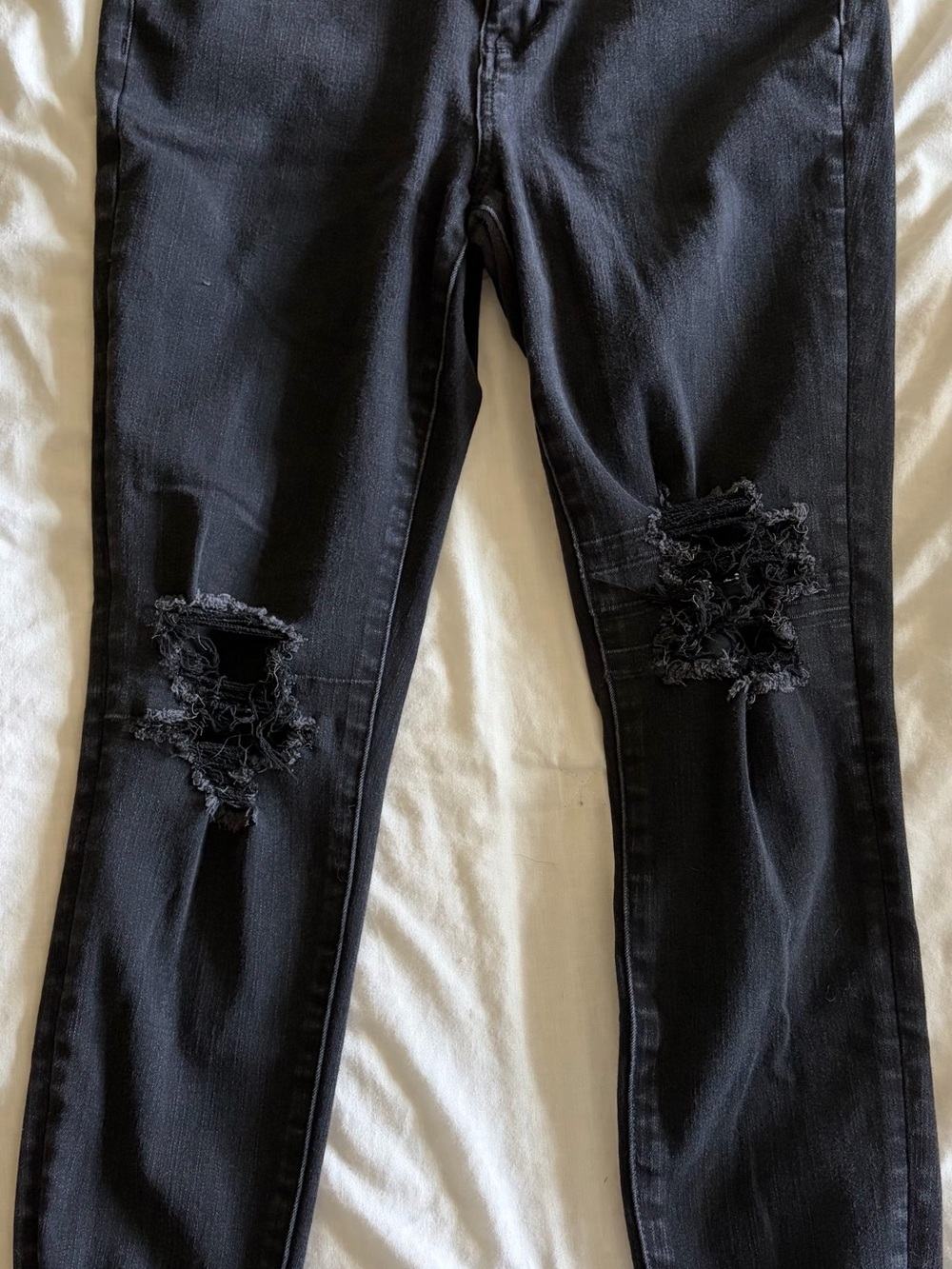 American Eagle Outfitters Black Distressed Skinny Jeans